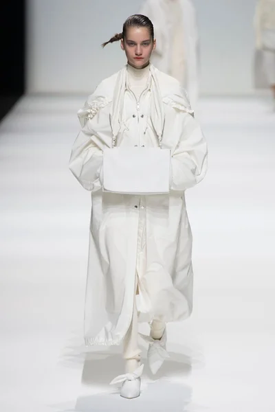 Look 9